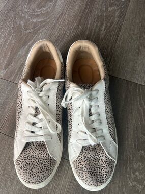 Women’s Cream & Taupe Leopard Print Lace-Up Sneakers